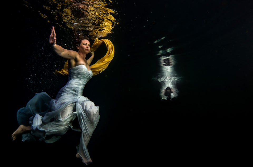 Underwater Rock the frock – Christine and Carlos