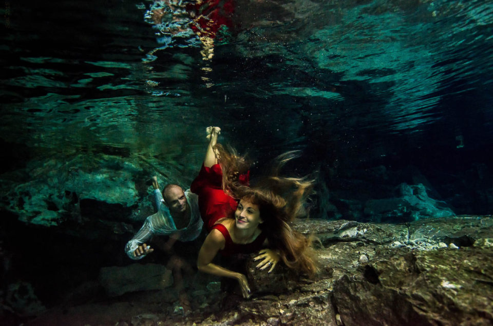 Wedding anniversary images underwater – Teo and Angela