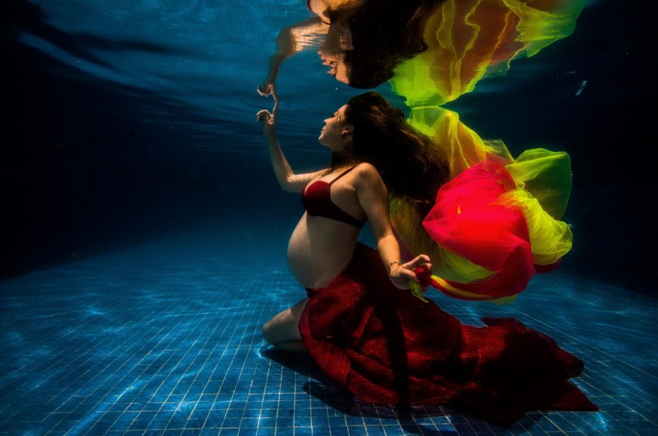 Underwater maternity Photography – Angie