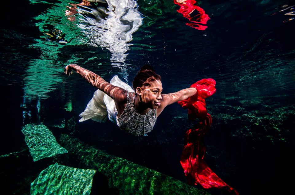Mexico Underwater Trash The Dress – Carla and Mirsad