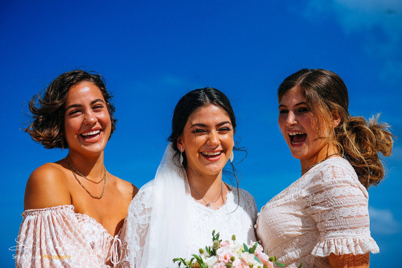 Guests at an Orthodox Jewish Wedding in Cancun Mexico – Sebi Messina Photography