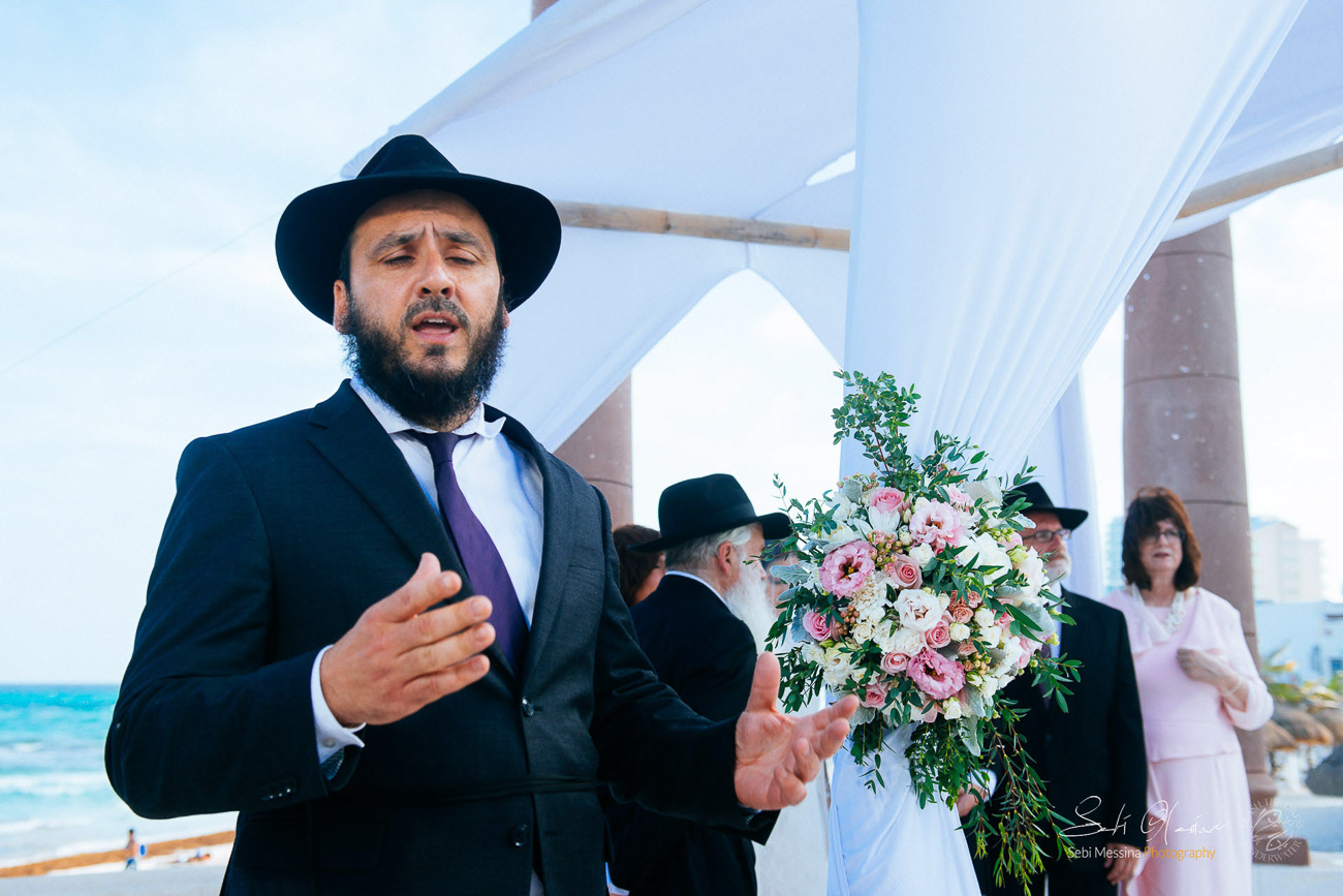 Ceremony at an Orthodox Jewish Wedding in Cancun Mexico – Sebi Messina Photography