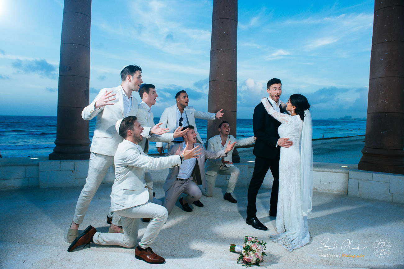 Guests at an Orthodox Jewish Wedding in Cancun Mexico – Sebi Messina Photography