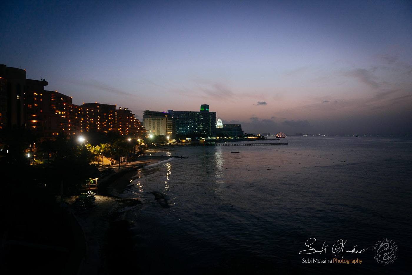 Night Panorama Bride and groom at a destination wedding in Cancun Mexico – Sebi Messina Photography