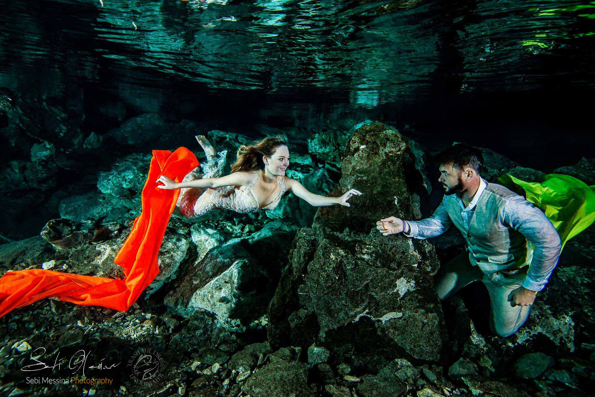 Underwater Wedding images in a Mexican cenote – Sebi Messina Photography