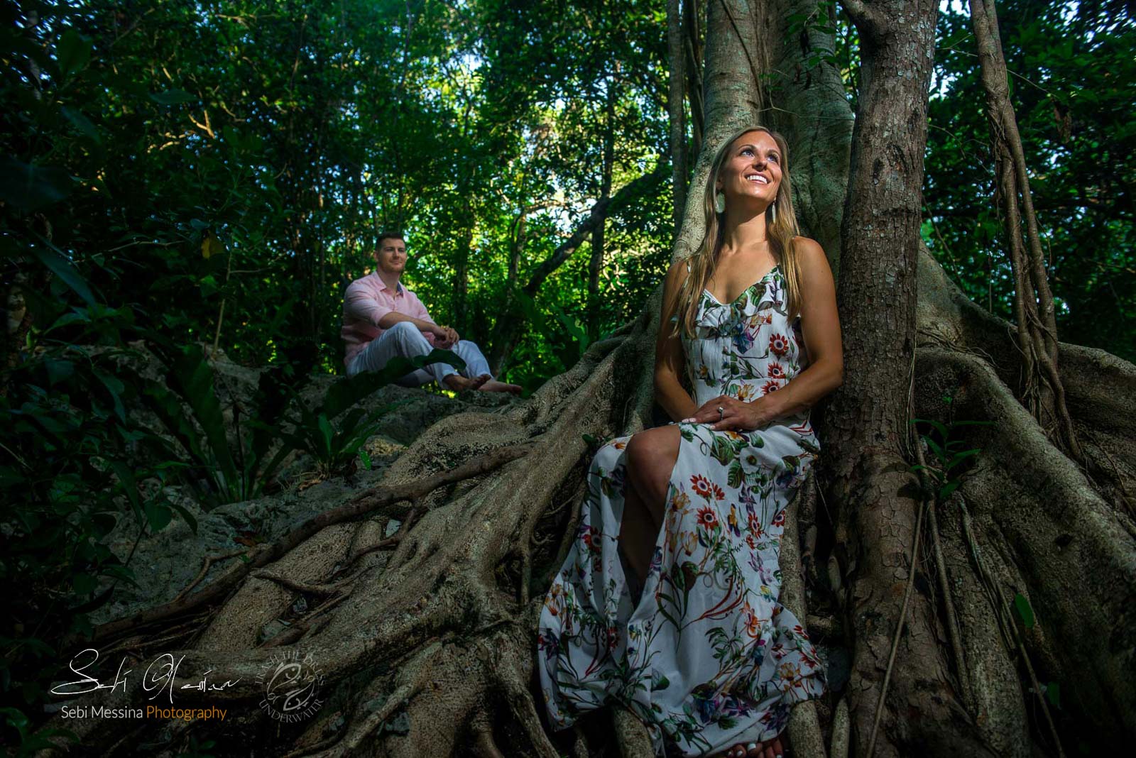 Engagement pictures in a cenote (Mexico) – Images on land