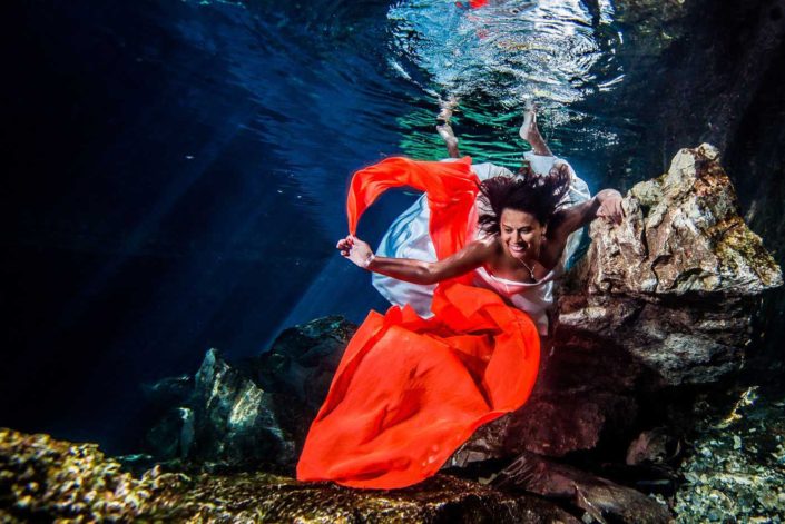 Eternamente Yolanda during the Underwater Trash The Dress in Mexico