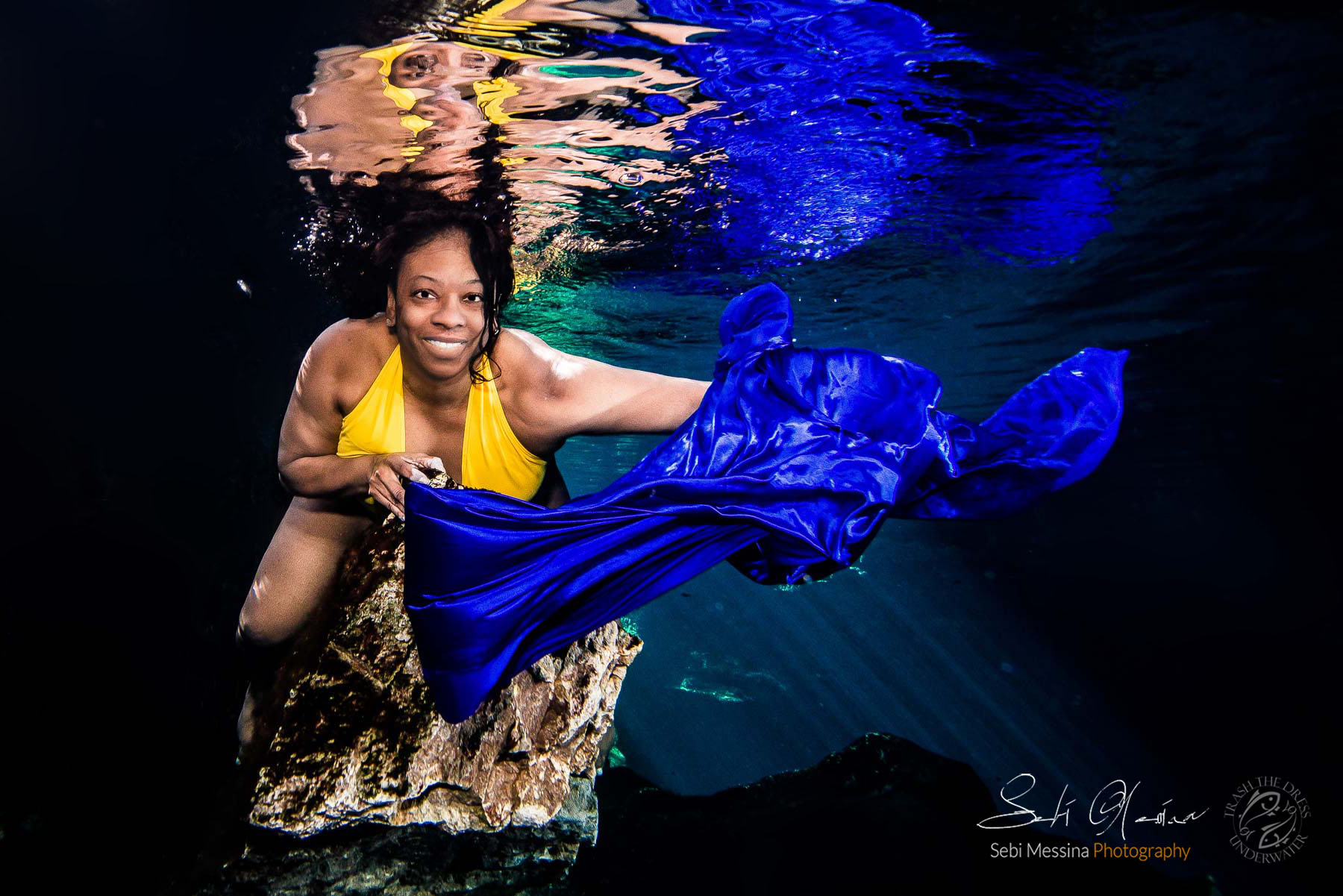 Black model during a Cenote Underwater Photo Shoot – Mexico Underwater Modelling – Sebi Messina Photography – Cancun – Tulum – Playa del Carmen