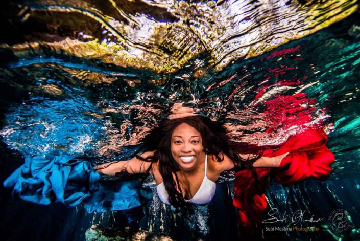 Underwater Modeling in Mexico - Underwater Black Model in Mexico in a cenote close to Tulum - Sebi Messina Photography -