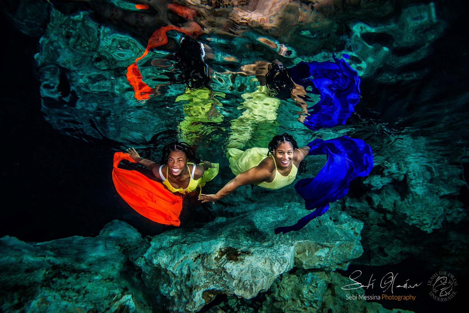 Mother and Daughter Underwater Photoshoot Mexico – Sebi Messina Photography