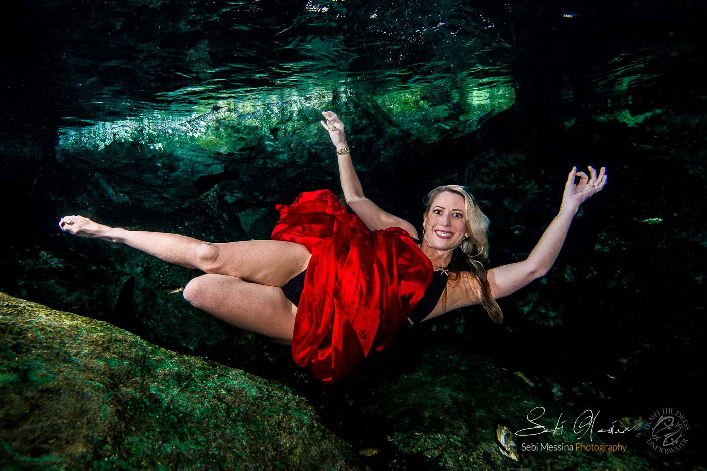 Tulum Cenote Underwater Modeling – Sebi Messina Photography – Beautiful women flying underwater.