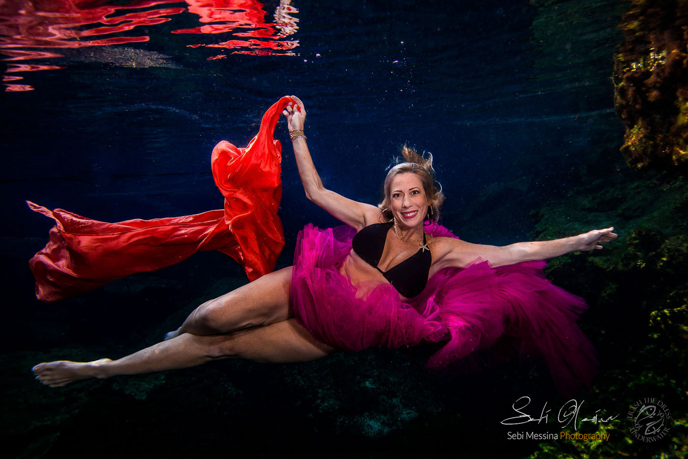 Underwater Photo Shoot Tulum – Sebi Messina Photography – Beautiful women flying underwater.